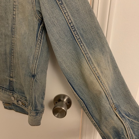 Levi’s Jean Jacket (Women’s) - Picture 6 of 11